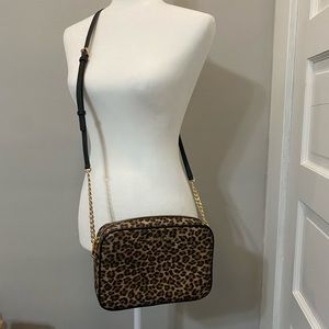 NWOT Michael Kors Large Jet Set East West Chain Crossbody Handbag Leopard Gold